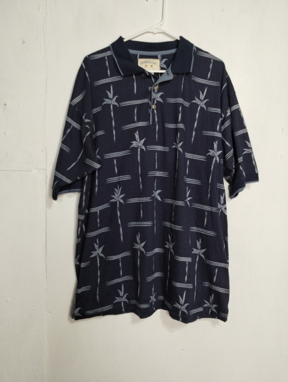 BAMBOO CAY Navy Polo with Light Blue Palm Pattern (XL)